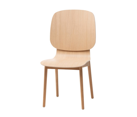 Tutto | chair with wooden legs | Chaises | Isku