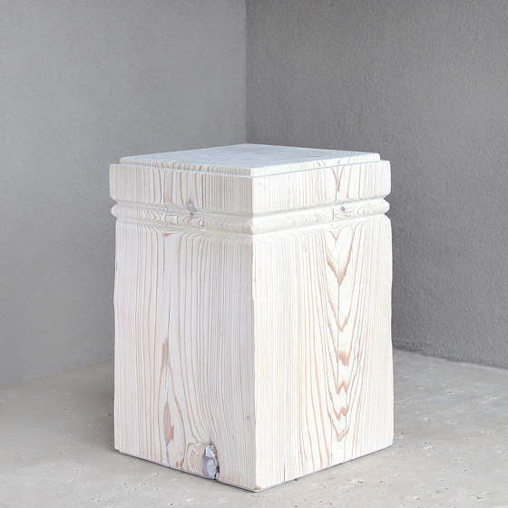 Doric Cyprus Cube Table | Tables d'appoint | Pfeifer Studio