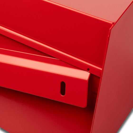 Schlund | Wall Console, traffic red RAL 3020 | Étagères | Magazin®