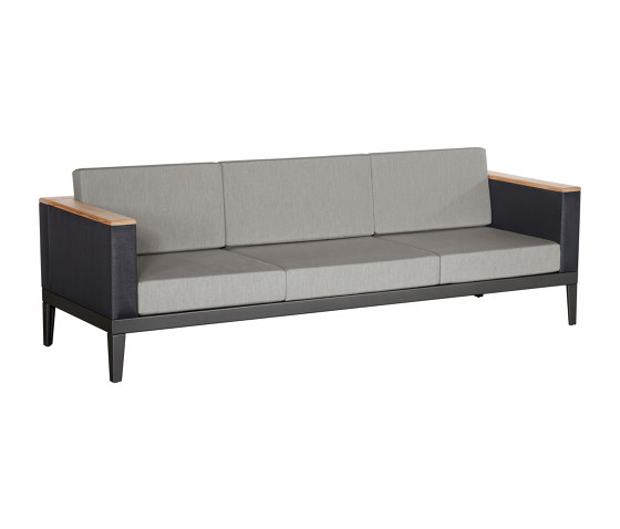 Aura Dreisitzer-Sofa mit V-Kissen Graphite Gestell - Charcoal Sling | Sofas | Barlow Tyrie