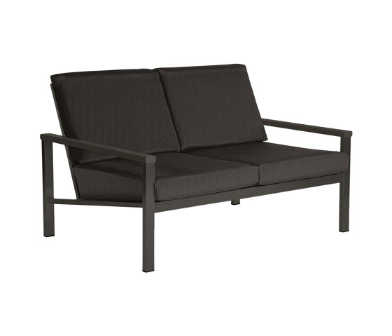 Equinox Deep Seating Two-seater Settee (powder coated) (Graphite - Carbon Sunbrella® Webbing) | Canapés | Barlow Tyrie