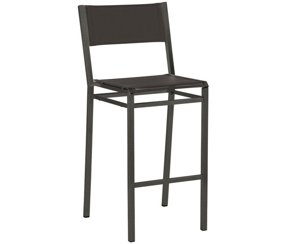 Equinox High Dining Chair (powder coated) (Graphite Frame - Carbon Sunbrella® Sling) | Tabourets de bar | Barlow Tyrie