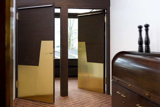 Moderne Innentüren Massanfertigung mit Edelstahl PVD Gold | Innentüren | ComTür