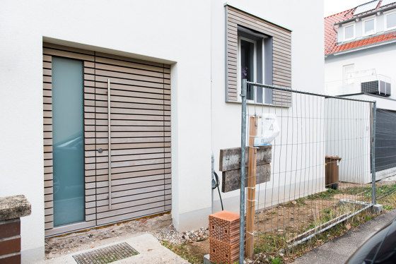 Modern front doors Custom made PRIVALINE | Puertas de las casas | ComTür