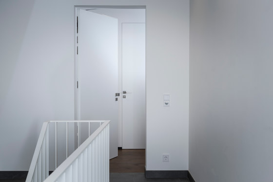 Modern entrance doors frameless doors FLAT | Front doors | ComTür