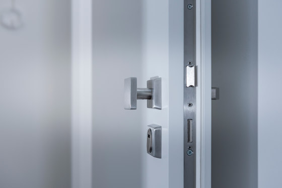 Modern entrance doors flush fitting doors PLANO | Portes d'entrée d'appartement | ComTür