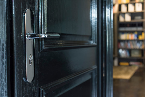 Style entrance doors security doors High security doors ANTIK | Portes d'entrée d'appartement | ComTür
