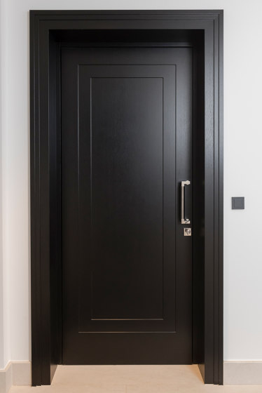 Style entrance doors Design doors in black CLASSE | Porte ingresso | ComTür