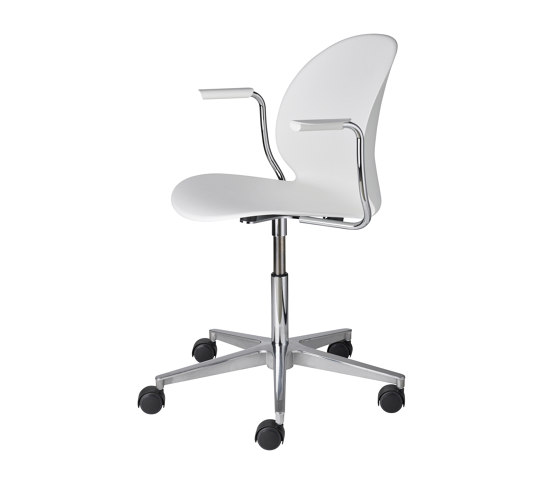 N02™ Recycle | Chair  | N02-31 | White | Polished aluminum base | Chaises | Fritz Hansen