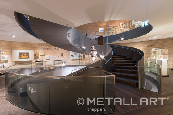 Escalier tournant spectaculaire dans le PANEUM - musée du pain à Asten | Systèmes d'escalier | MetallArt Treppen