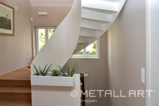 Moderne Faltwerktreppe in einem Wiesbadener Wohnhaus | Treppensysteme | MetallArt Treppen
