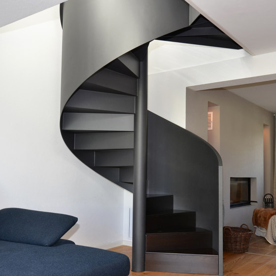 Escalier en colimaçon raffiné pour résidence privée | Systèmes d'escalier | MetallArt Treppen