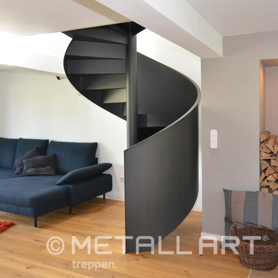 Stilvolle Spindeltreppe für privates Wohnhaus | Treppensysteme | MetallArt Treppen