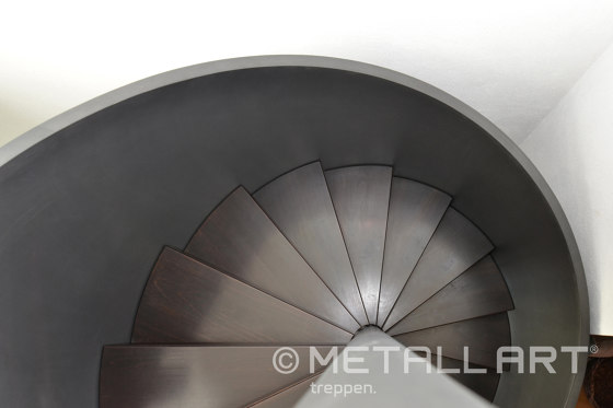 Stylish newel stairs for a private residence | Scale | MetallArt Treppen