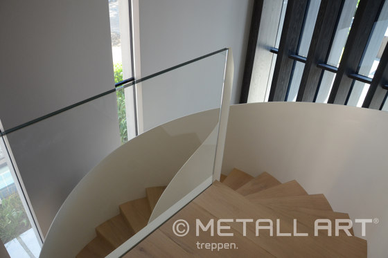 Classy staircase sculpture in a private residence at the Lake Constance | Staircase systems | MetallArt Treppen
