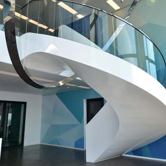 Un escalier sculptural exceptionnel dans un immeuble de bureaux à Francfort | Systèmes d'escalier | MetallArt Treppen