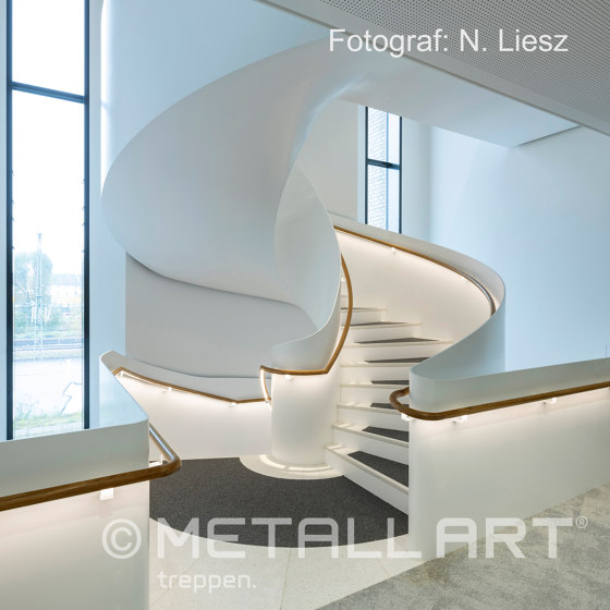 Geschwungene Designtreppe im Ausgburger Beethovenpark | Treppensysteme | MetallArt Treppen