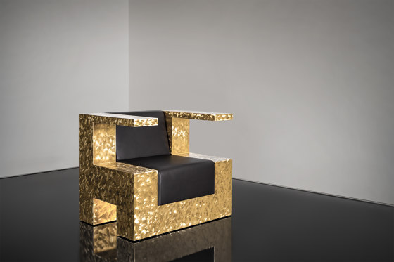 Chairs 02 | C2010 | Fauteuils | Studio Benkert