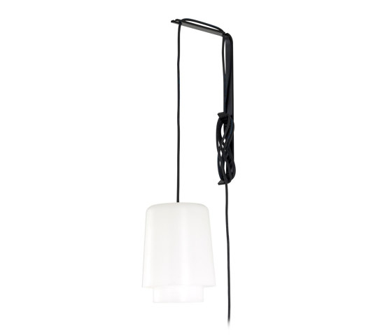 Ariane Out | Suspension / Baladeuse / Lampe A Poser Indoor / Outdoor | Suspensions | Ligne Roset