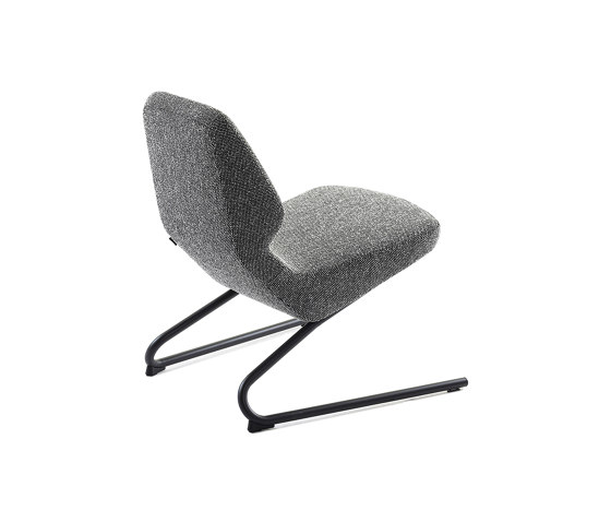 Oblique easy chair | Poltrone | Prostoria