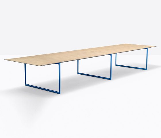 Toa Conference | Contract tables | PEDRALI