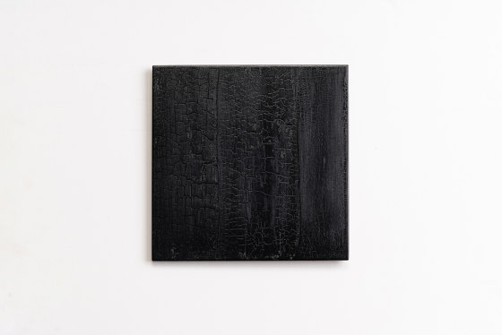 Makino urushi crackeled black wood | Traitements de surface | Hiyoshiya