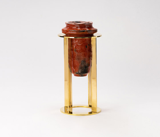 Rakunyu Yoshimura Chu | Raku ceramic and brass pedestal | Vasen | Hiyoshiya