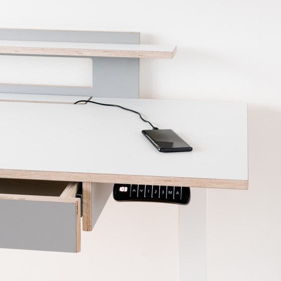 Höhenverstellbarer Schreibtisch VISTA | Schreibtische | Radis Furniture