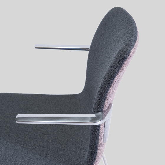 techna/p | Chairs | LIVONI 1895