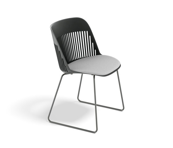 AIIR Side chair with sled base | Chaises | DEDON