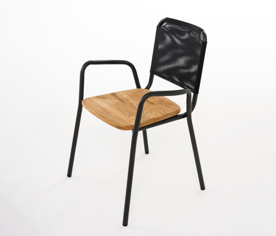 GUEST 001 Armchair | Chairs | Roda