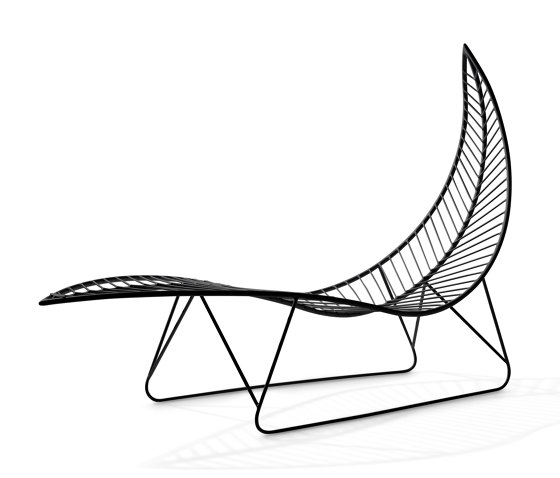 Leaf Chair on Base stand | Sonnenliegen / Liegestühle | Studio Stirling