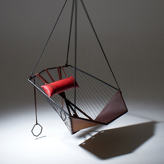 Sling Hanging Chair - Angular | Columpios | Studio Stirling