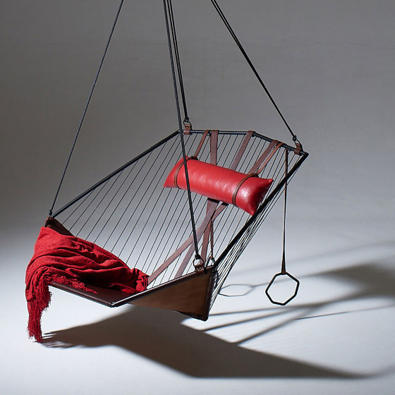 Sling Hanging Chair - Angular | Balancelles | Studio Stirling