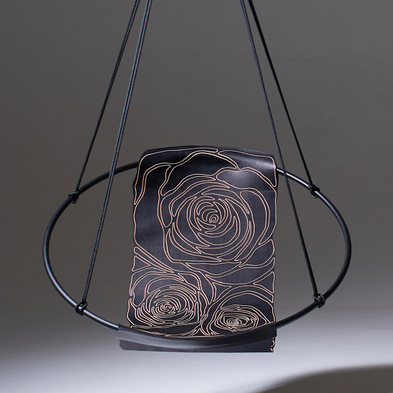 Sling Hanging Chair - Rose Carved Leather | Columpios | Studio Stirling