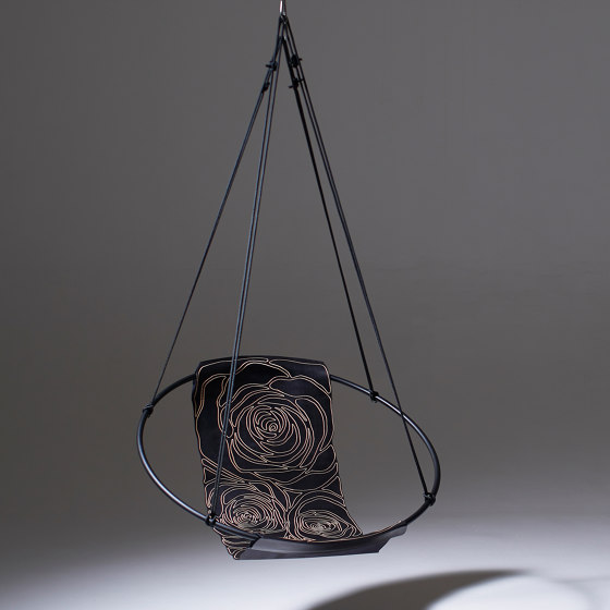 Sling Hanging Chair - Rose Carved Leather | Schaukeln | Studio Stirling