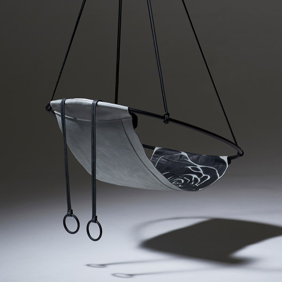 Sling Hanging Chair - Rose Hand-Stiched Black | Columpios | Studio Stirling
