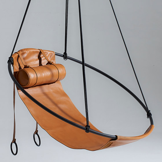 Sling Hanging Chair - Soft Leather Ochre | Balancelles | Studio Stirling