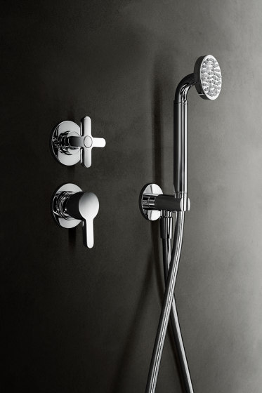 Icona Classic | Built-in shower mixer; shower set | Shower controls | Fantini