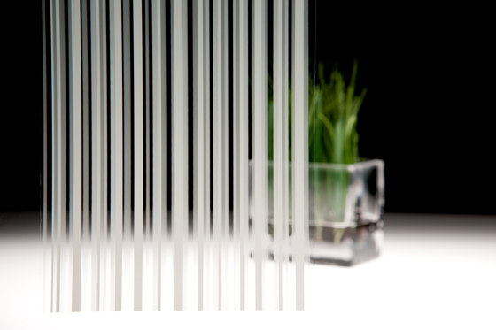 3M™ FASARA™ Glass Finish Stripe, SH2BKAP, Alpa Black, 1270 mm x 30 m | Láminas de plástico | 3M