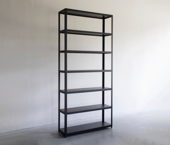Two Display Cabinet | Estantería | Van Rossum