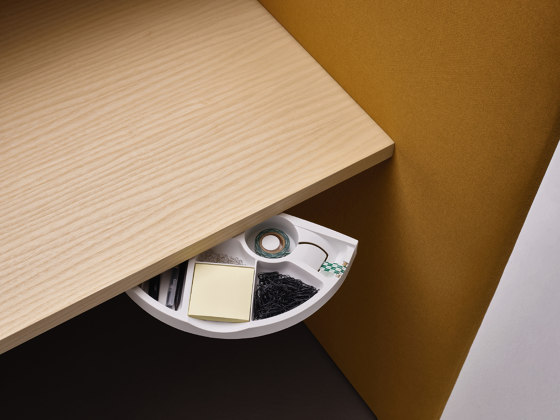 Floater Desk, Higher Model Version | Privacy screen | COR Sitzmöbel