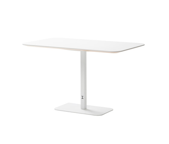 MyFlow Side Table | Mesas de centro | Isku