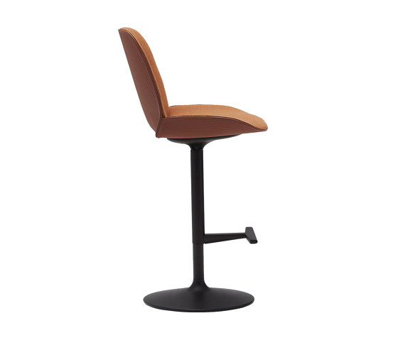 Nuez BQ 2737 | Counter stools | Andreu World