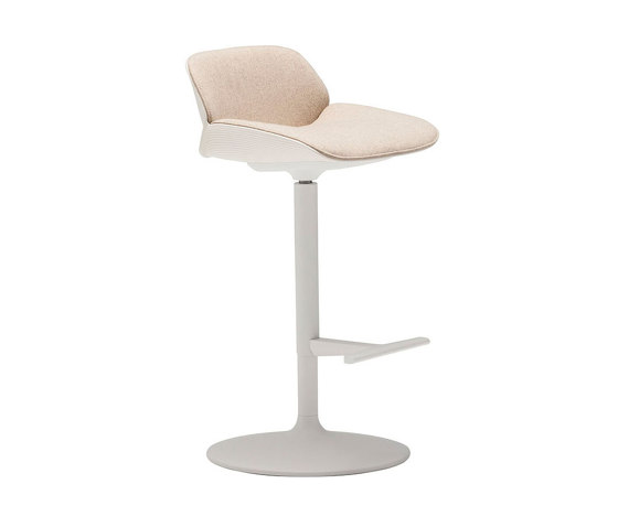 Nuez BQ 2747 | Bar stools | Andreu World