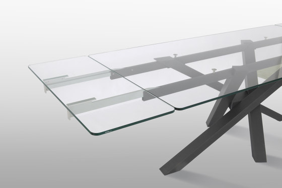 Shangai Tisch aus Kristalluntergestell | Esstische | Riflessi