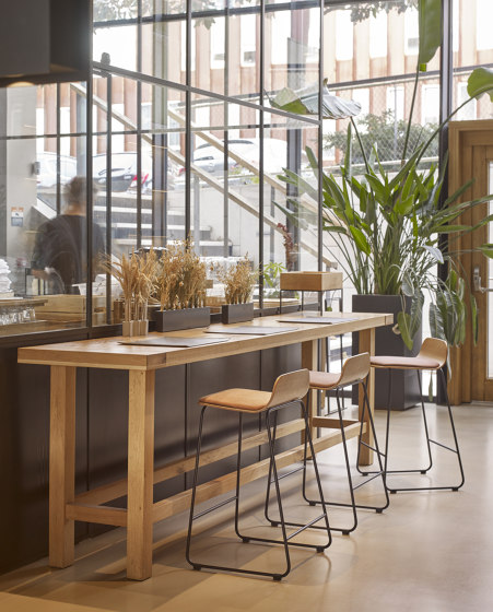 Bisell Metal Stool | Bar stools | TREKU