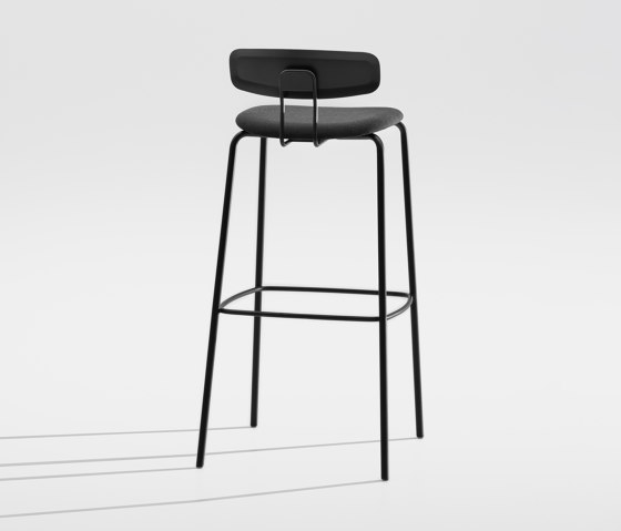 Okito Ply Bar Upholstered Seat | Sgabelli bancone | Zeitraum