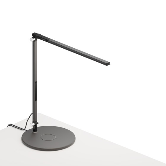 Z-Bar Solo mini Desk Lamp with wireless charging Qi base, Metallic Black | Tischleuchten | Koncept