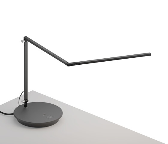 Z-Bar slim Desk Lamp with power base (USB and AC outlets), Metallic Black | Lámparas de sobremesa | Koncept